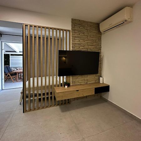 Studio Apartments Lace Novalja Eksteriør bilde