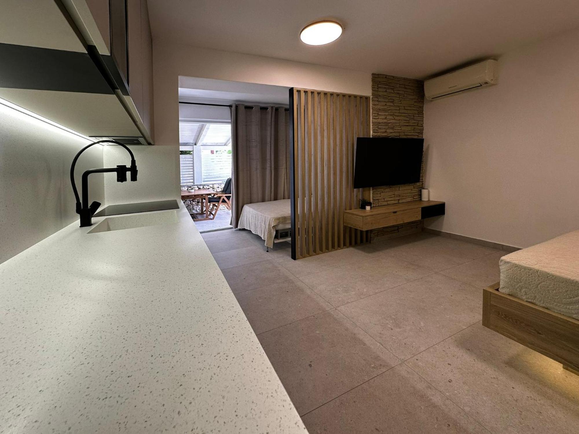 Studio Apartments Lace Novalja Eksteriør bilde