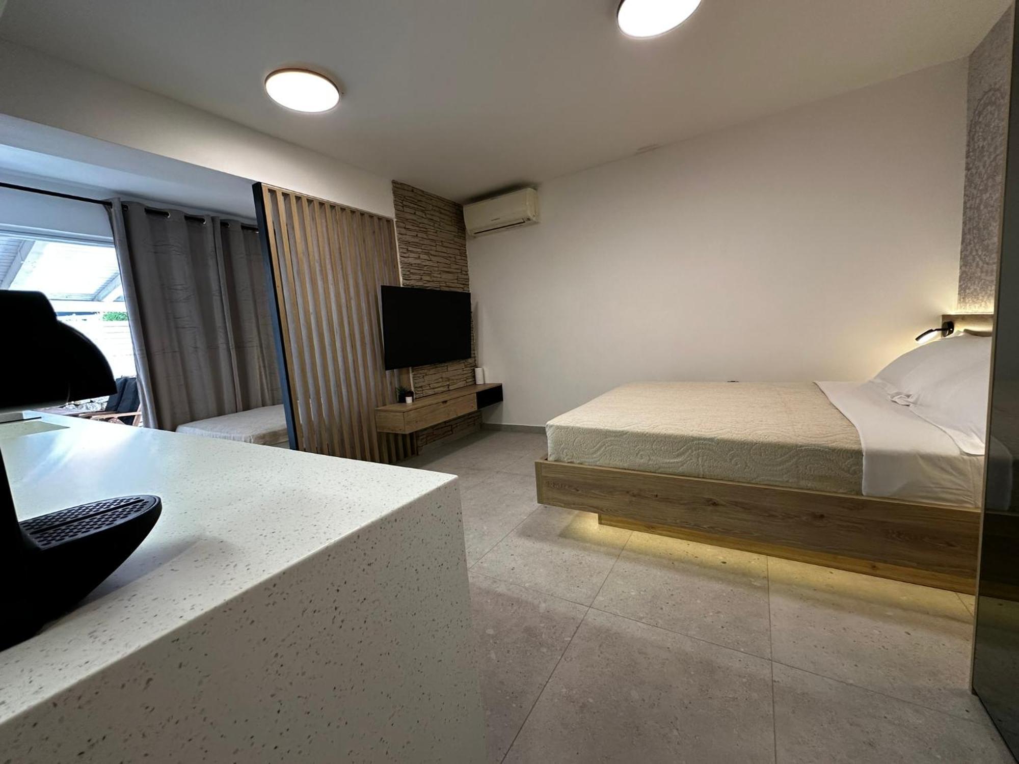 Studio Apartments Lace Novalja Eksteriør bilde